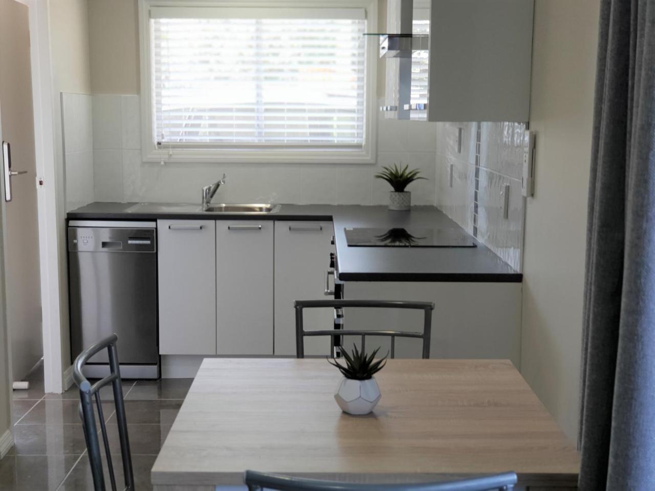 Rose Apartments Unit 6 Central Rotorua-Accommodation & Spa מראה חיצוני תמונה